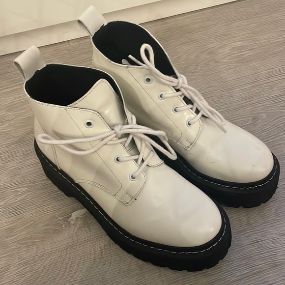 Steve Madden Boots - Picture 2 of 5